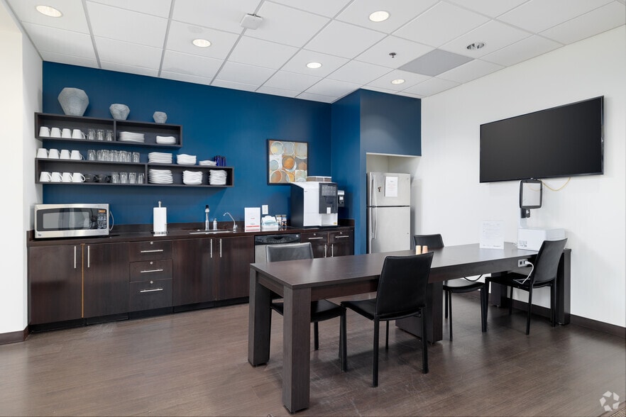 320 W Lanier Ave, Fayetteville, GA for lease - Interior Photo - Image 3 of 16