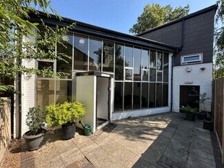Plus de détails pour 34A High St, Thames Ditton - Bureau à vendre