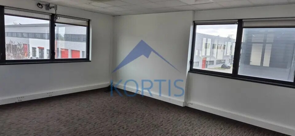 Office in Meyzieu for lease - Interior Photo - Image 3 of 4