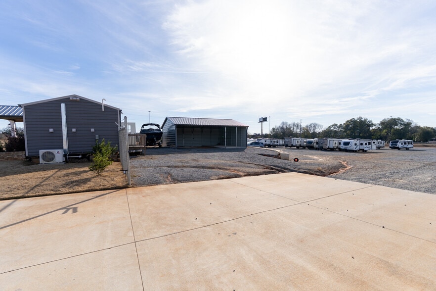 311 Valley Dr, Perry, GA for sale - Building Photo - Image 3 of 21