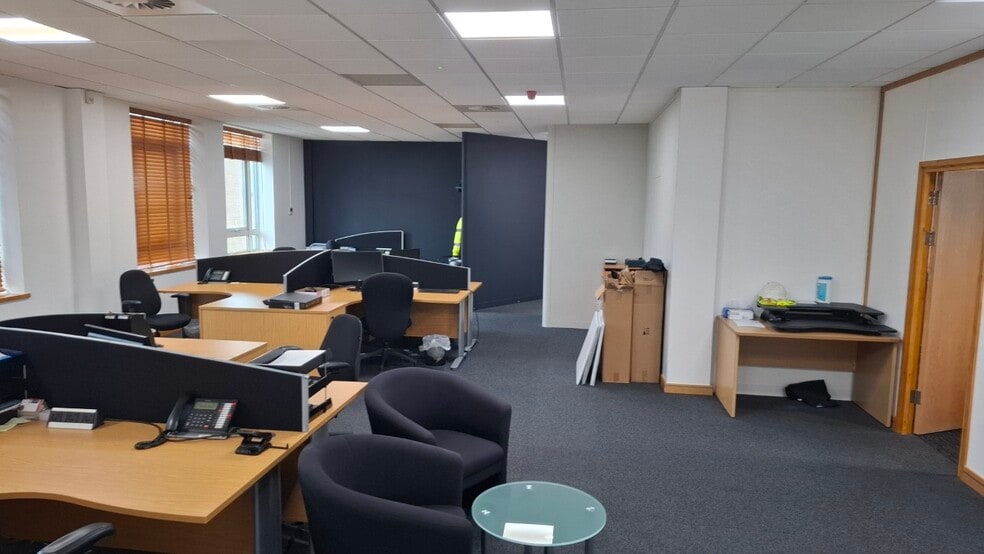 Mulberry Dr, Cardiff for lease - Building Photo - Image 2 of 8