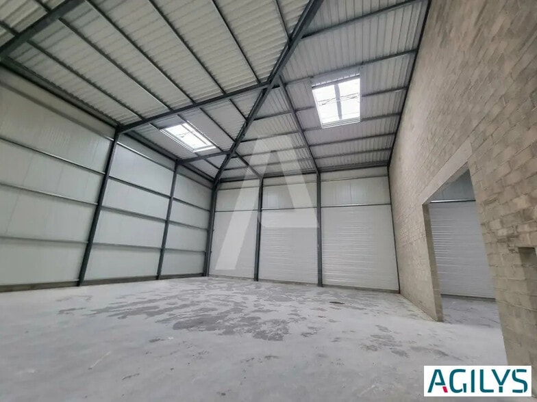 Flex in Saint-Michel-sur-Orge for lease - Building Photo - Image 2 of 7