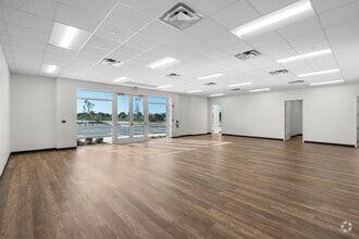 12070 SW Tom Mackie Blvd, Port Saint Lucie, FL à louer Photo intérieure- Image 2 de 12