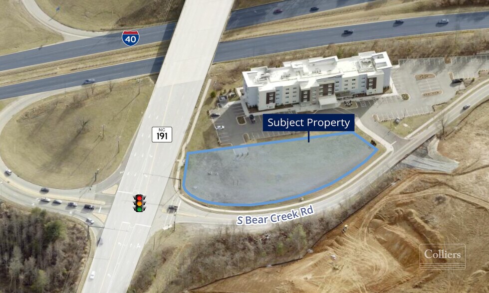 147 Bear Creek Rd, Asheville, NC à vendre - Photo du bâtiment - Image 2 de 3