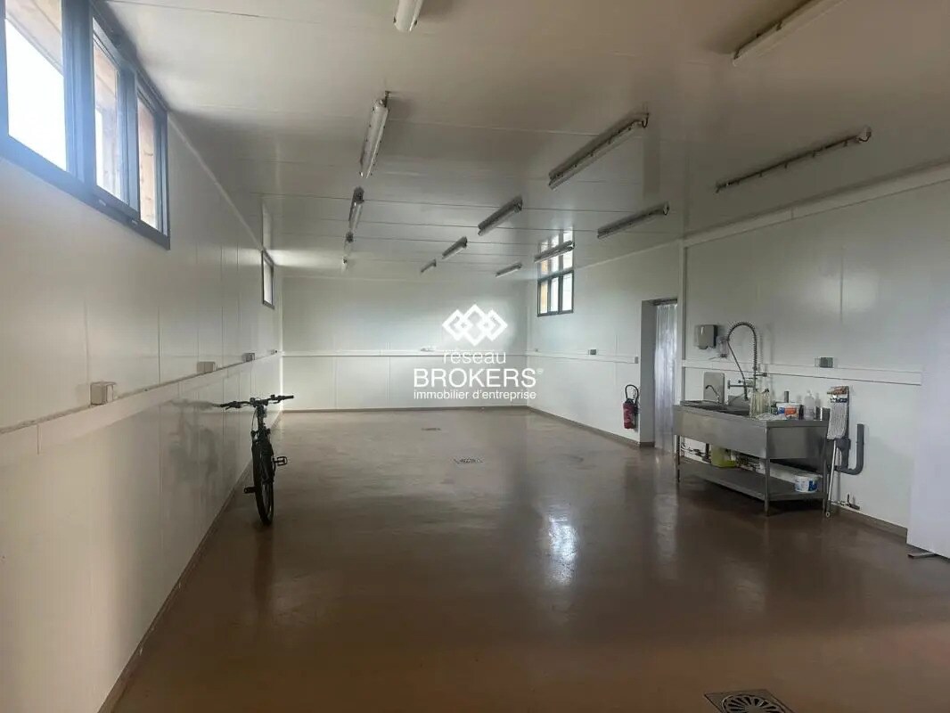 Industriel dans Ennery à louer Photo intérieure- Image 1 de 4