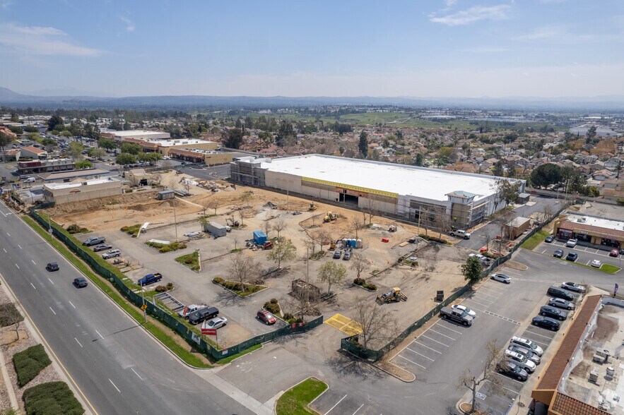 7920-7990 Limonite Ave, Jurupa Valley, CA for lease - Aerial - Image 2 of 10