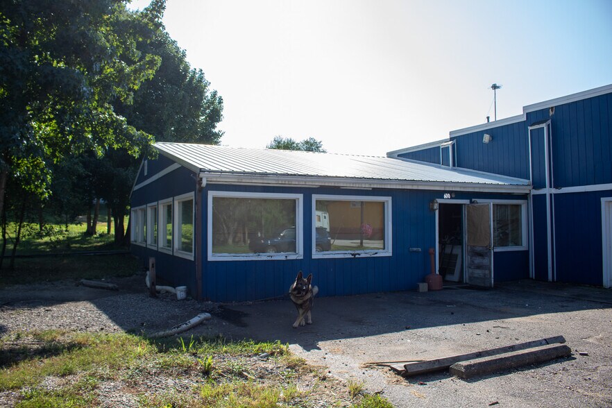 600 Zanesville St, Beverly, OH à vendre - Photo du bâtiment - Image 3 de 32