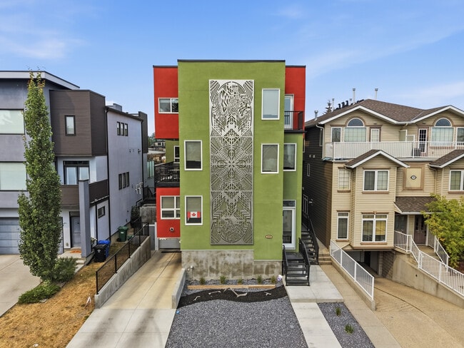 Plus de détails pour 2226 Westmount Rd NW, Calgary, AB - Multi-résidentiel à vendre