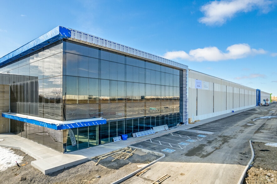 470 Anatolian Dr, Vaughan, ON for sale - Primary Photo - Image 1 of 1