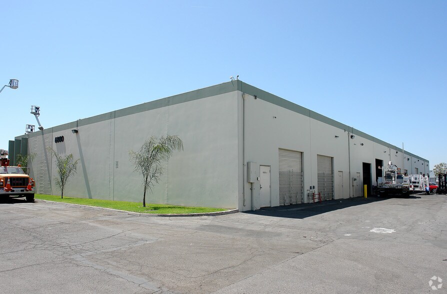6880 Orangethorpe Ave, Buena Park, CA à louer - Photo du bâtiment - Image 2 de 4