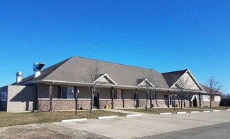 Plus de détails pour 2 River Run Rd, Downs, IL - Vente au détail à vendre