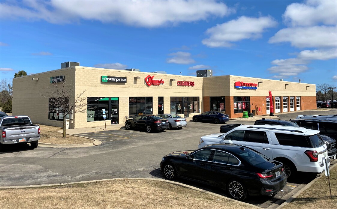 7010 Grand Ave, Gurnee, IL à louer Photo du bâtiment- Image 1 de 5