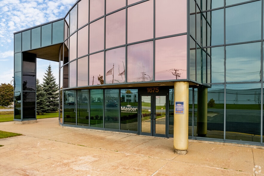 1675 Boul de Montarville, Boucherville, QC for lease - Building Photo - Image 3 of 19