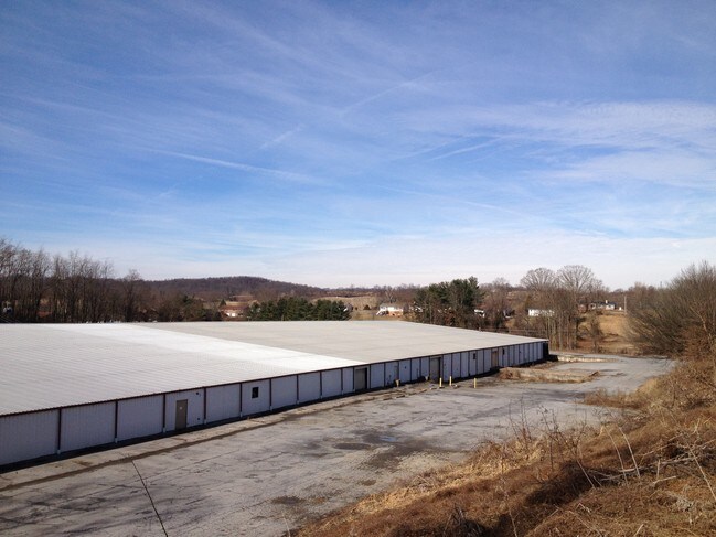 Plus de détails pour 17074 Lee Hwy, Abingdon, VA - Industriel à louer
