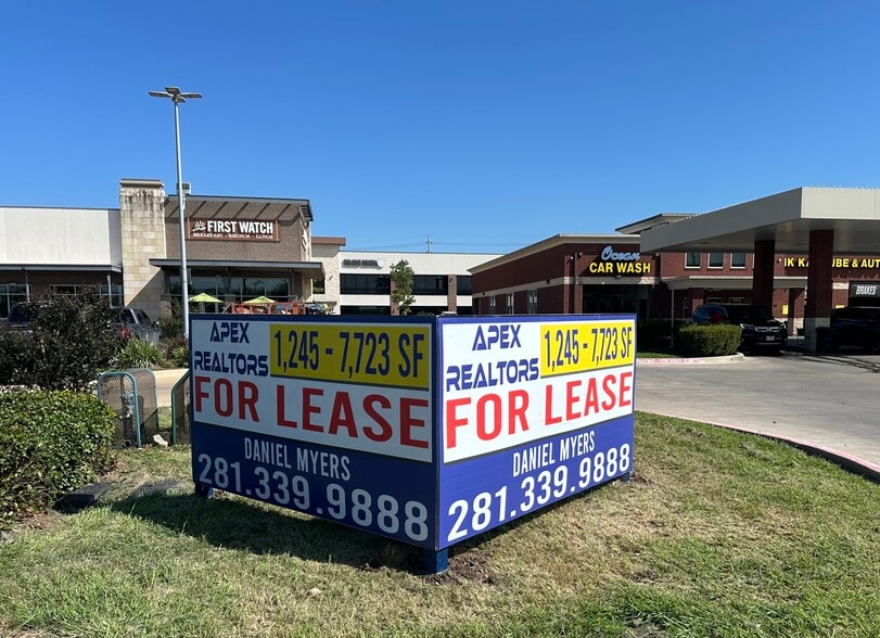 2941 Broadway Bend Dr, Pearland, TX for lease - Building Photo - Image 2 of 20