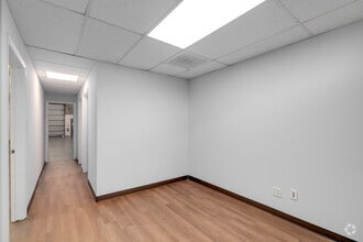 3443-3479 Parkway Center Ct, Orlando, FL à louer Photo intérieure- Image 2 de 8