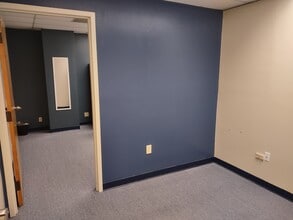 801 W Bay Dr, Largo, FL à louer Photo intérieure- Image 1 de 15