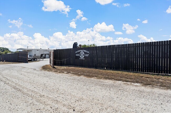 More details for 330 Elco Ln, China Spring, TX - Multiple Space Uses for Lease