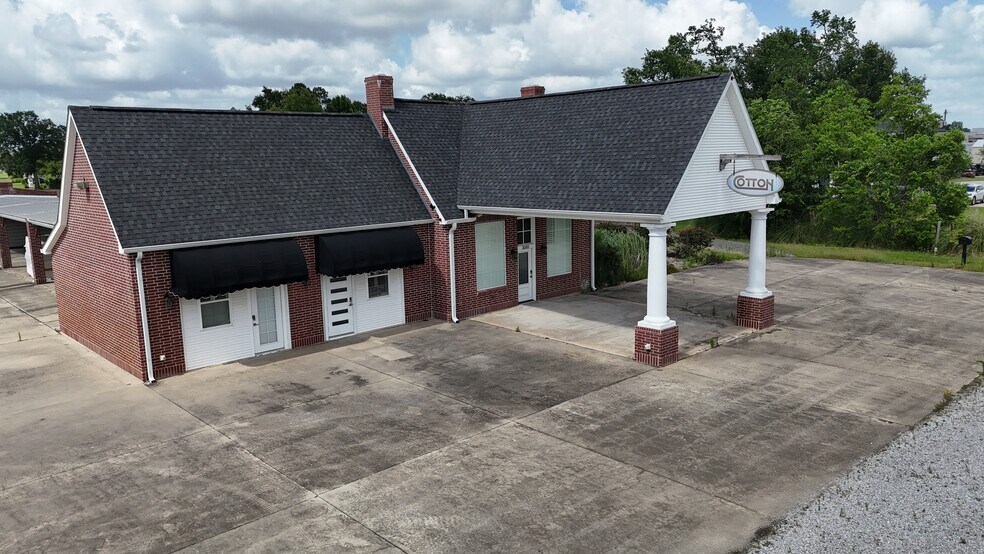 3010 Country Club Rd, Lake Charles, LA for lease - Building Photo - Image 2 of 5
