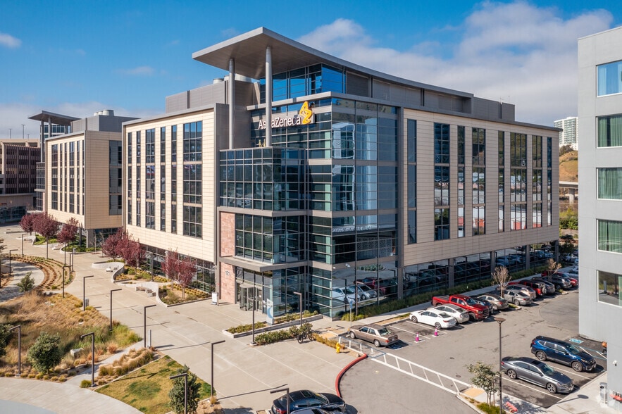121 Oyster Point Blvd, South San Francisco, CA for lease - Primary Photo - Image 1 of 7