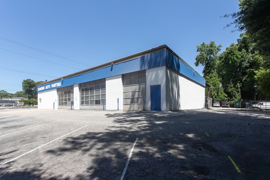 2849 S Cobb Dr SE, Smyrna, GA à louer - Photo du bâtiment - Image 2 de 17