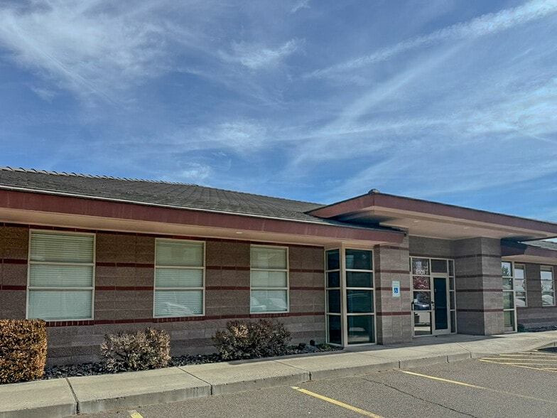 8101 Quinault Dr, Kennewick, WA for lease - Building Photo - Image 1 of 9