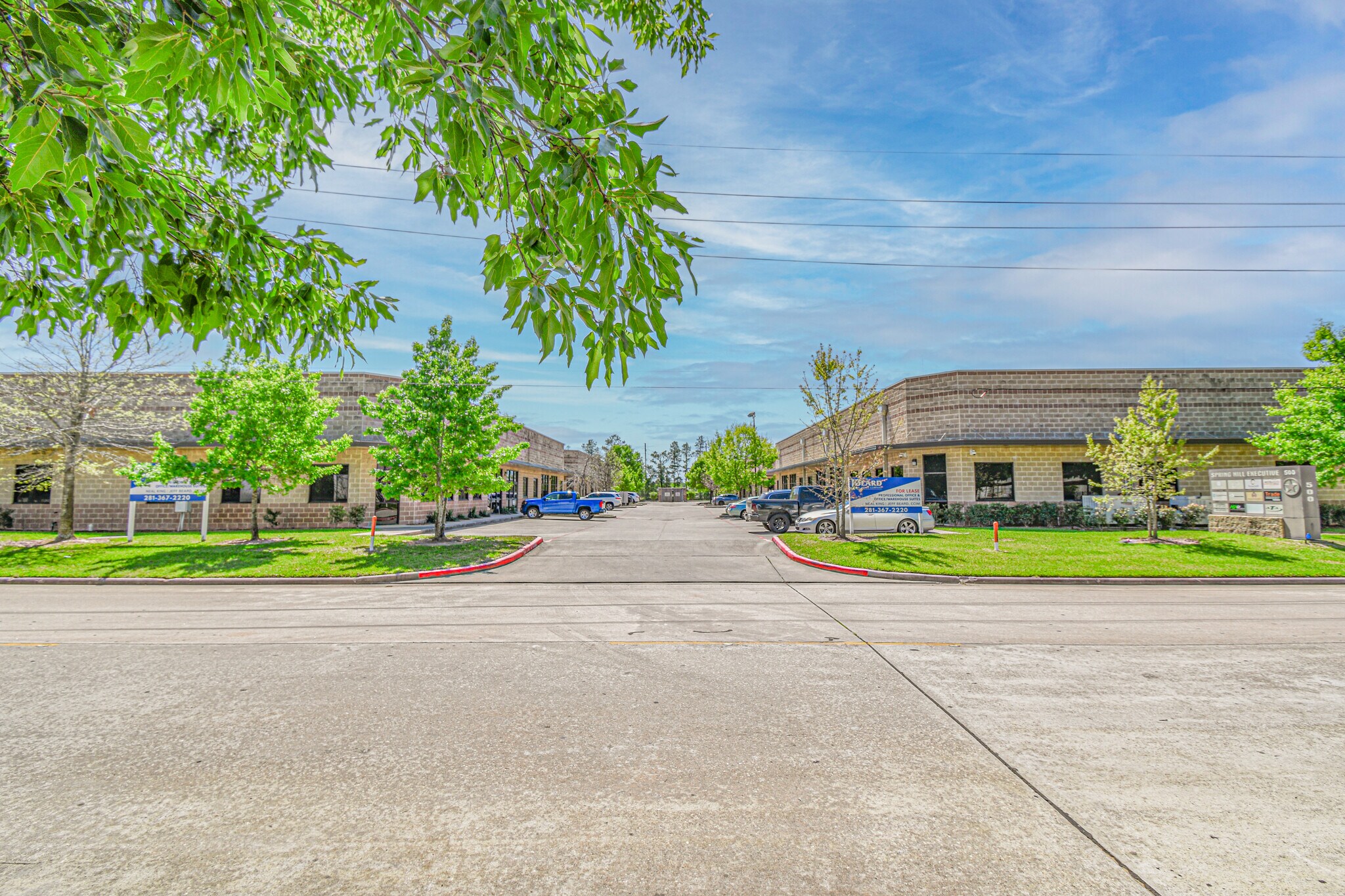 500 Spring Hill Dr, Spring, TX à louer Photo du bâtiment- Image 1 de 14