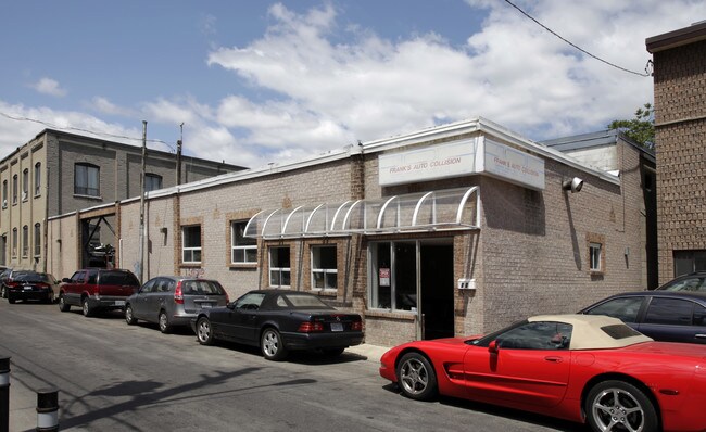 Plus de détails pour 20 Jenet Ave, Toronto, ON - Industriel à vendre