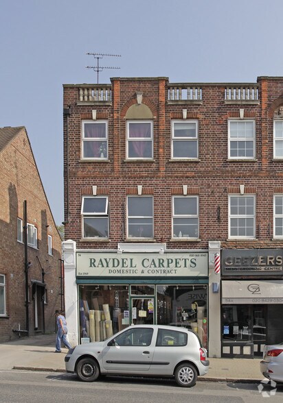 56 Bridge St, Pinner à vendre - Photo principale - Image 1 de 1