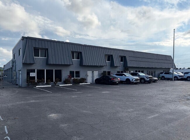 Plus de détails pour 742-750 W McNab Rd, Fort Lauderdale, FL - Industriel à vendre