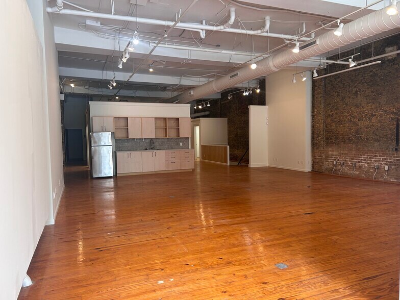 1417 Main St, Cincinnati, OH for lease - Building Photo - Image 3 of 9