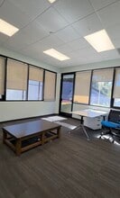 5142 Clareton Dr, Agoura Hills, CA à louer Photo intérieure- Image 1 de 5