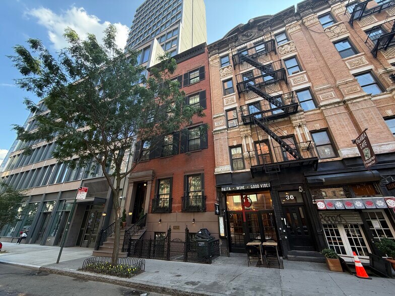 38 E Fourth St, New York, NY à vendre - Photo du bâtiment - Image 2 de 4