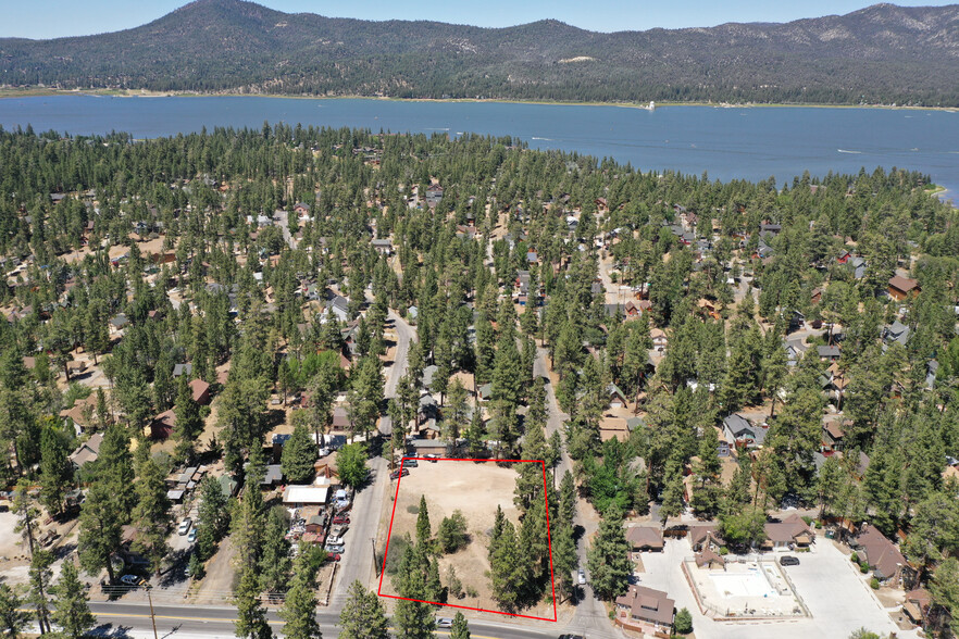 40111 Big Bear Blvd, Big Bear Lake, CA à vendre - Photo du bâtiment - Image 1 de 1