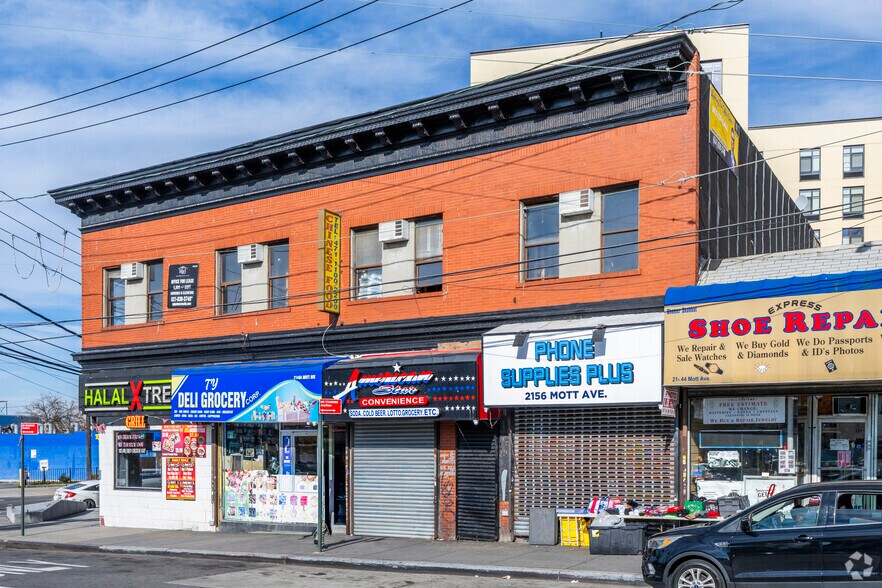 2146 Mott Ave, Far Rockaway, NY à louer - Photo du bâtiment - Image 2 de 13