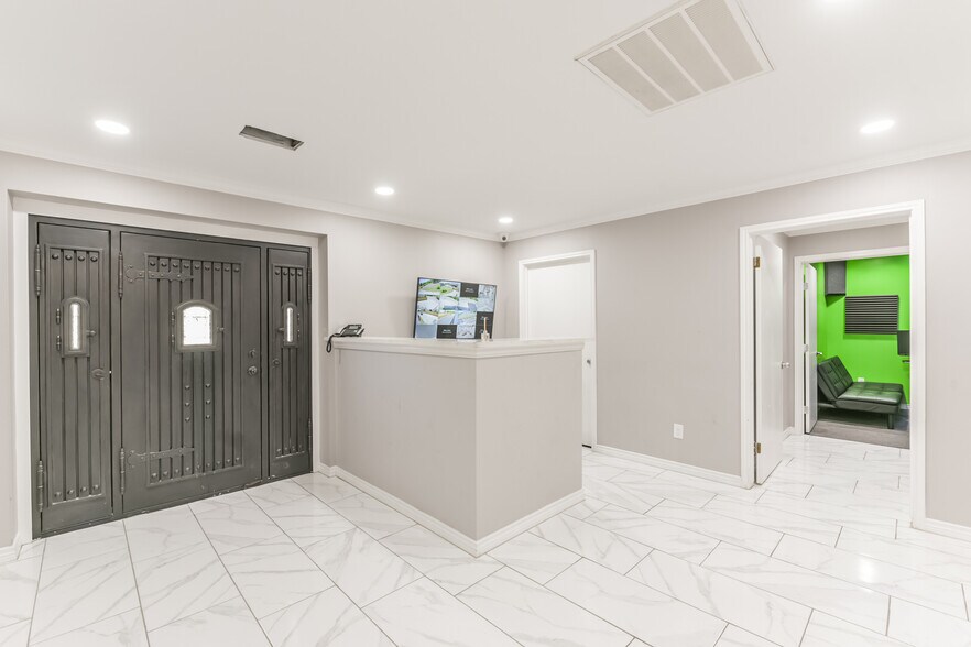 1207 S Houston, Humble, TX à vendre - Photo intérieure - Image 3 de 17
