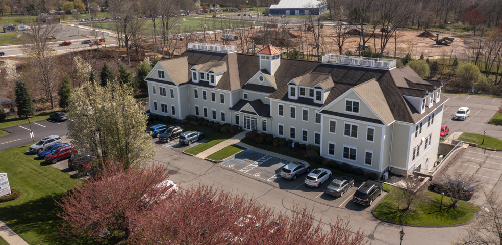 680 S Main St, Cheshire, CT for lease - Building Photo - Image 1 of 4