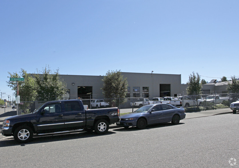 1700 SE Grand Ave, Portland, OR for lease - Building Photo - Image 3 of 5