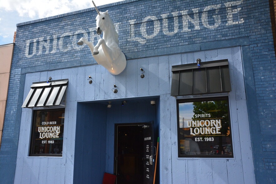 327 E Grand River Ave, Lansing, MI for lease - Building Photo - Image 2 of 5