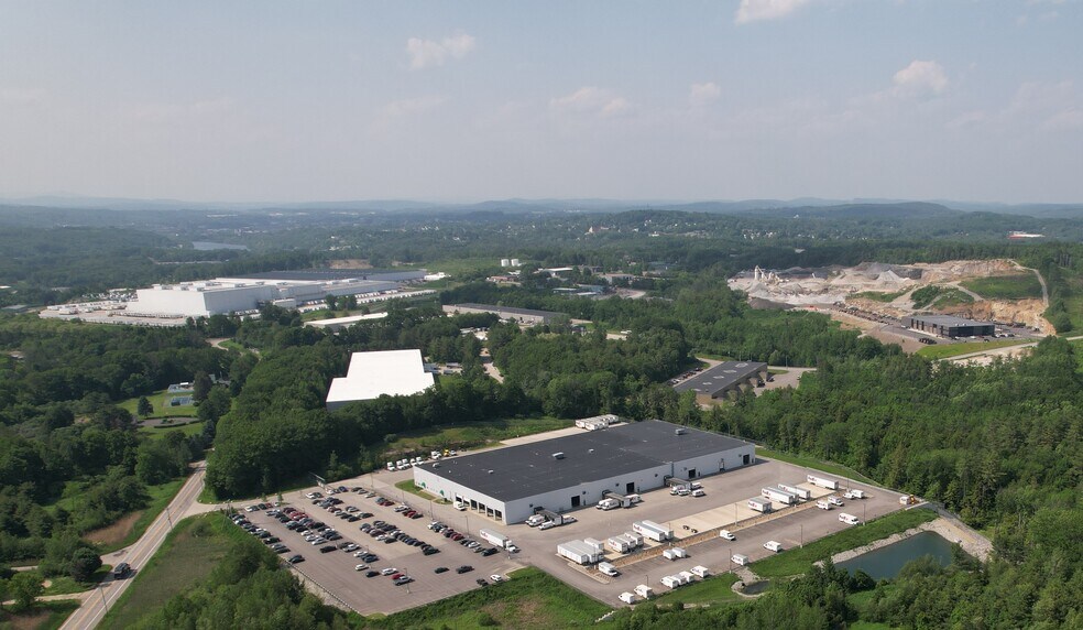 11 Gendron Drive, Lewiston, ME à louer - Photo principale - Image 1 de 2