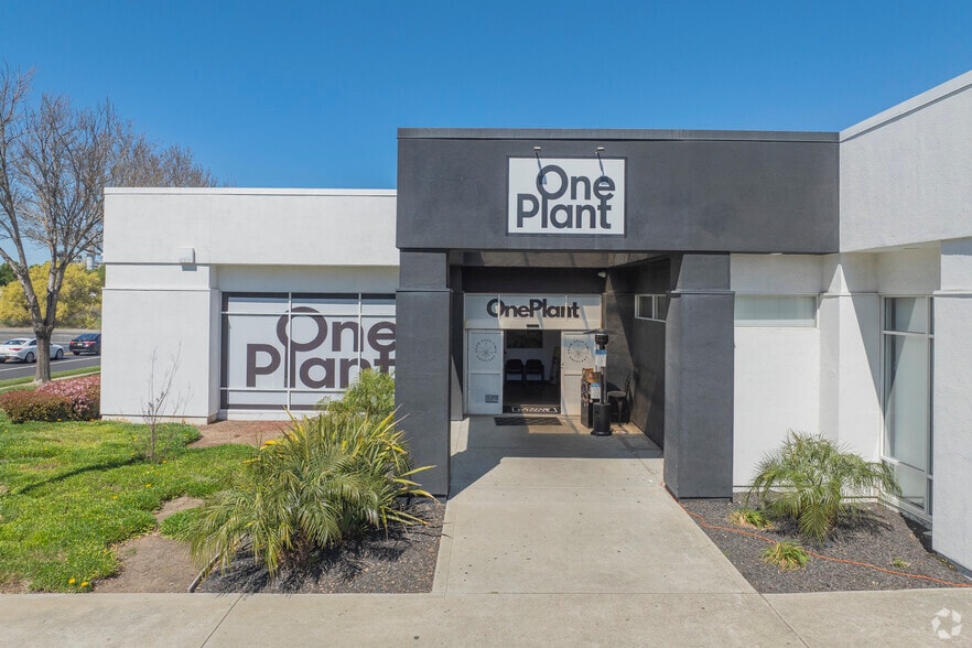 2701 W 10th St, Antioch, CA for sale - Building Photo - Image 2 of 11