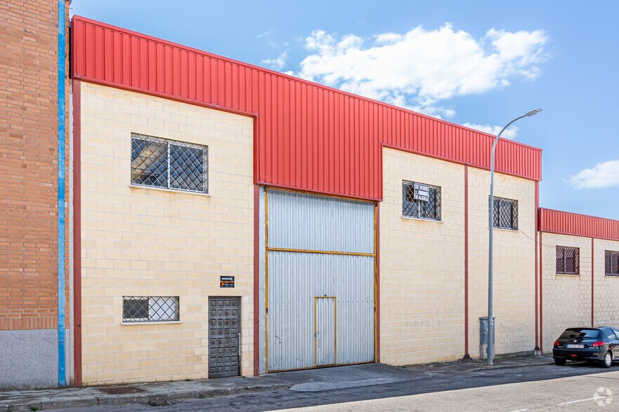 Calle Canarias, 23, Ajalvir, Madrid à vendre - Photo du bâtiment - Image 2 de 5