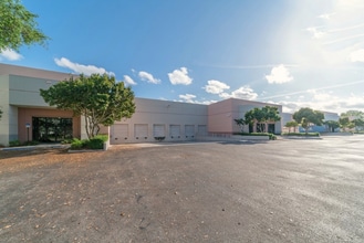 3930 Executive Way, Miramar, FL à louer Photo intérieure- Image 2 de 3