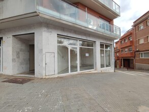 Retail in Manresa, Barcelona for lease Interior Photo- Image 2 of 9