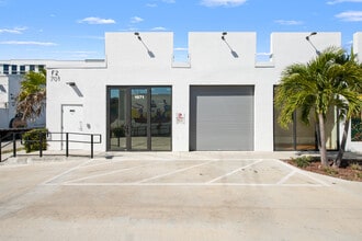 710 NW 5th Ave, Fort Lauderdale, FL for lease Interior Photo- Image 1 of 13