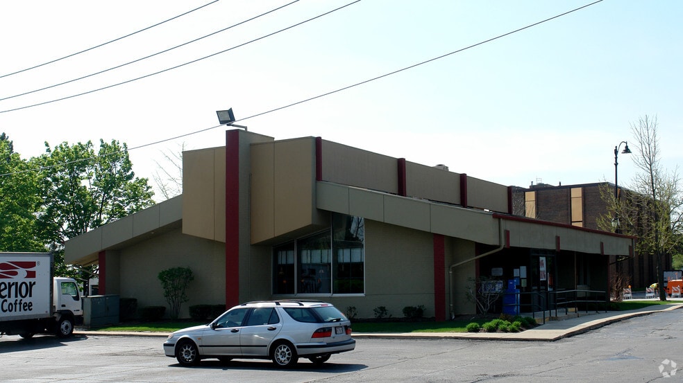 750 Roosevelt Rd, Glen Ellyn, IL for lease - Building Photo - Image 2 of 2