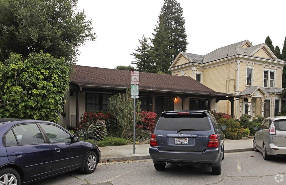 330 Locust St, Santa Cruz, CA à louer - Photo du bâtiment - Image 3 de 17