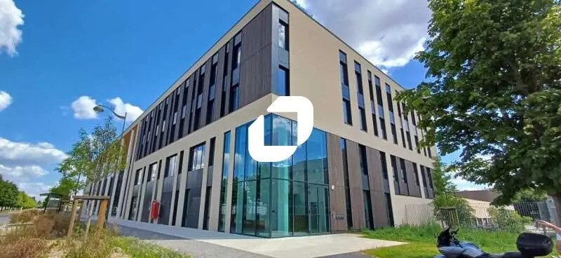 Bureau dans Versailles à louer - Photo du bâtiment - Image 1 de 24