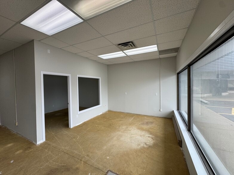 295 Southgate Dr, Guelph, ON à louer - Photo du bâtiment - Image 3 de 10