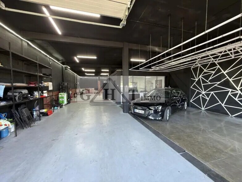 Industrial in Évry-Courcouronnes for sale - Interior Photo - Image 1 of 6
